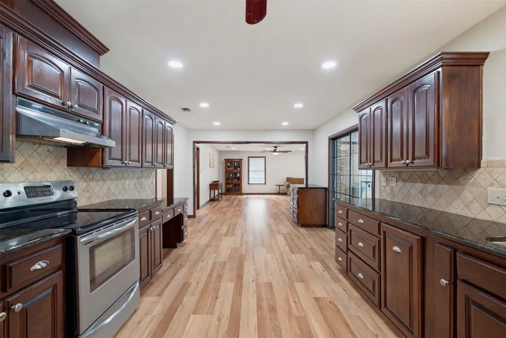 1901 Skyles Road Rockdale, TX 76567
