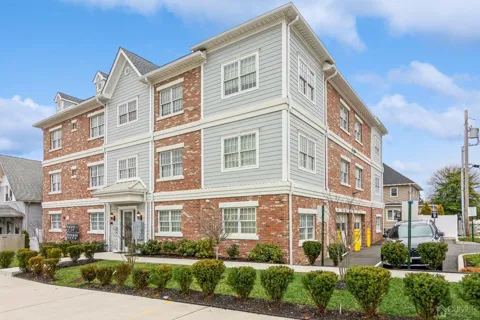 361 Main Street #202