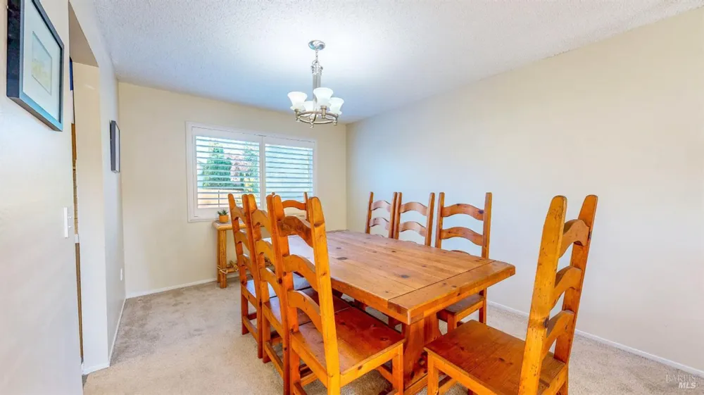 1702 Capistrano Drive Petaluma, CA 94954