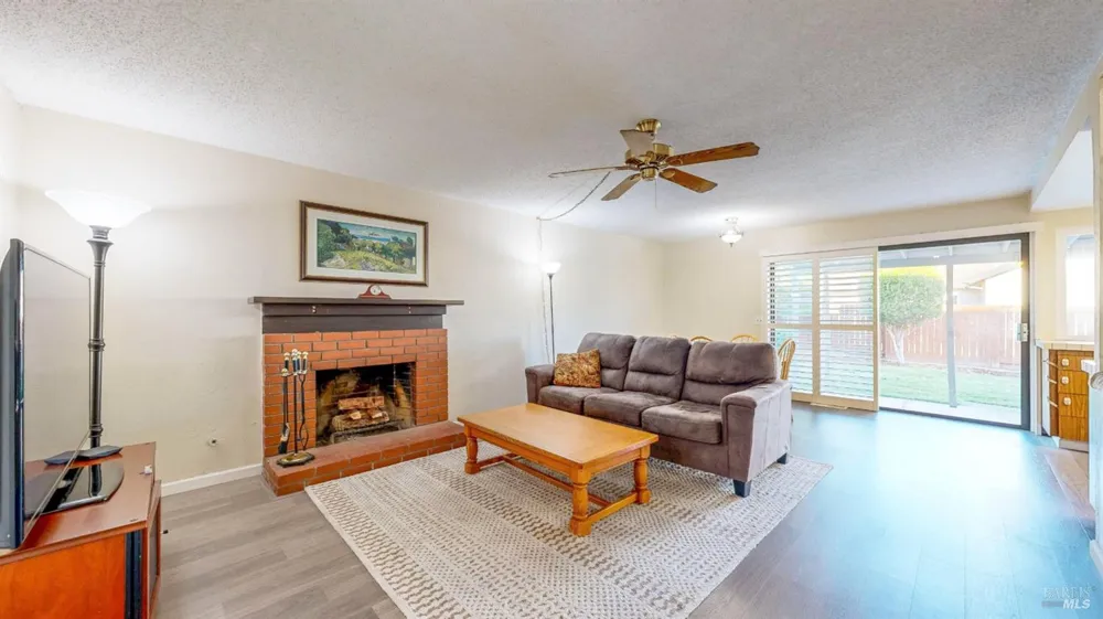 1702 Capistrano Drive Petaluma, CA 94954