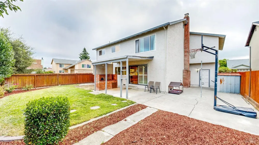 1702 Capistrano Drive Petaluma, CA 94954