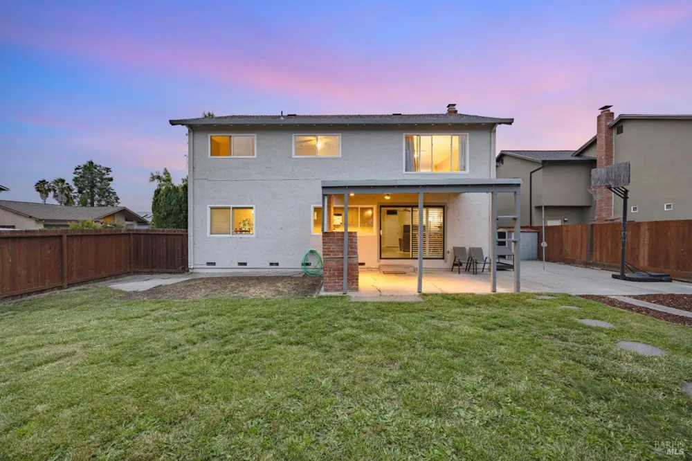 1702 Capistrano Drive Petaluma, CA 94954