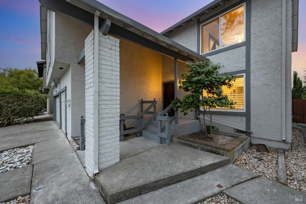 1702 Capistrano Drive Petaluma, CA 94954