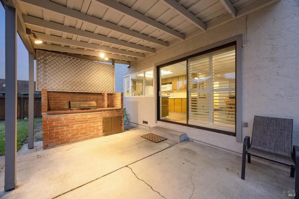 1702 Capistrano Drive Petaluma, CA 94954