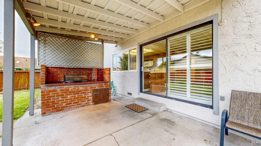 1702 Capistrano Drive Petaluma, CA 94954