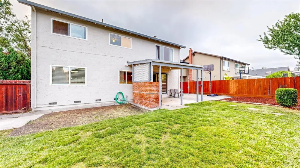 1702 Capistrano Drive Petaluma, CA 94954