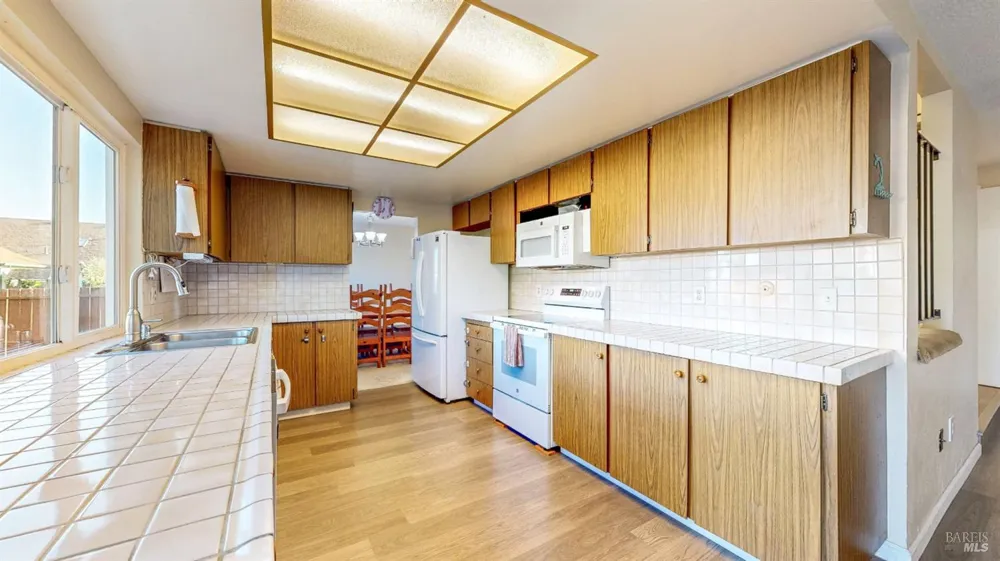 1702 Capistrano Drive Petaluma, CA 94954