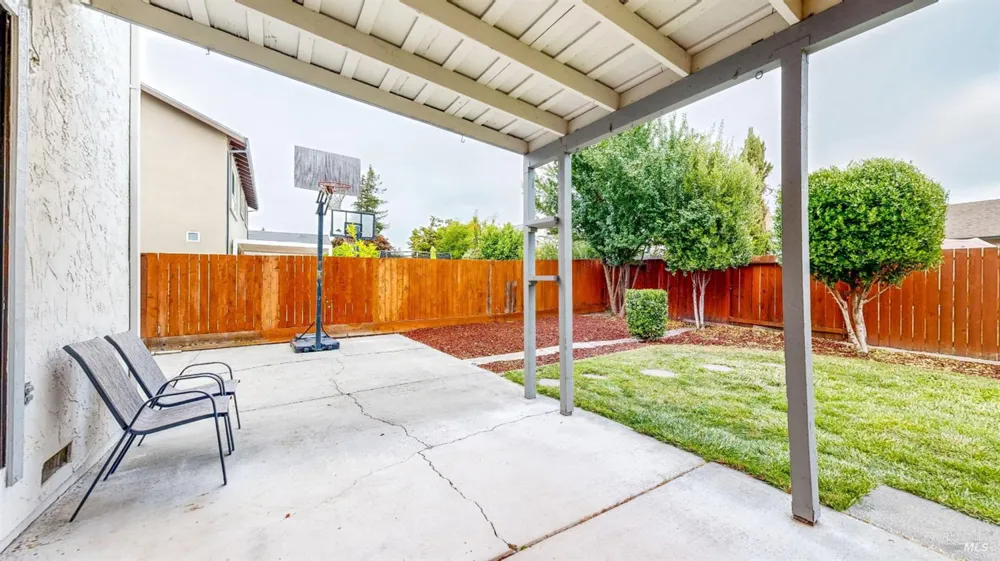 1702 Capistrano Drive Petaluma, CA 94954