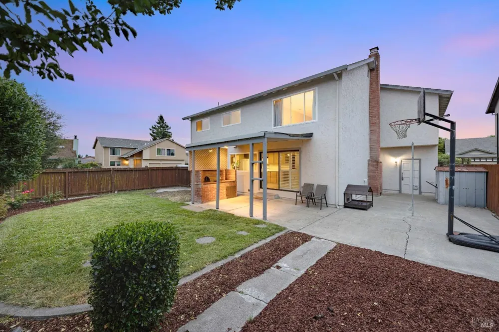 1702 Capistrano Drive Petaluma, CA 94954