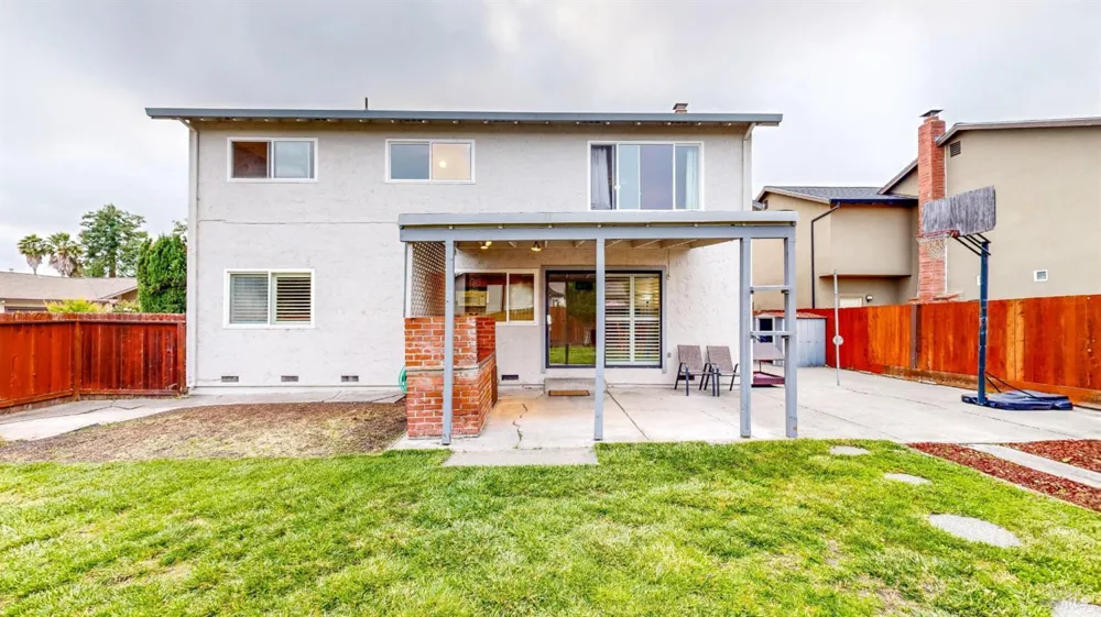 1702 Capistrano Drive Petaluma, CA 94954