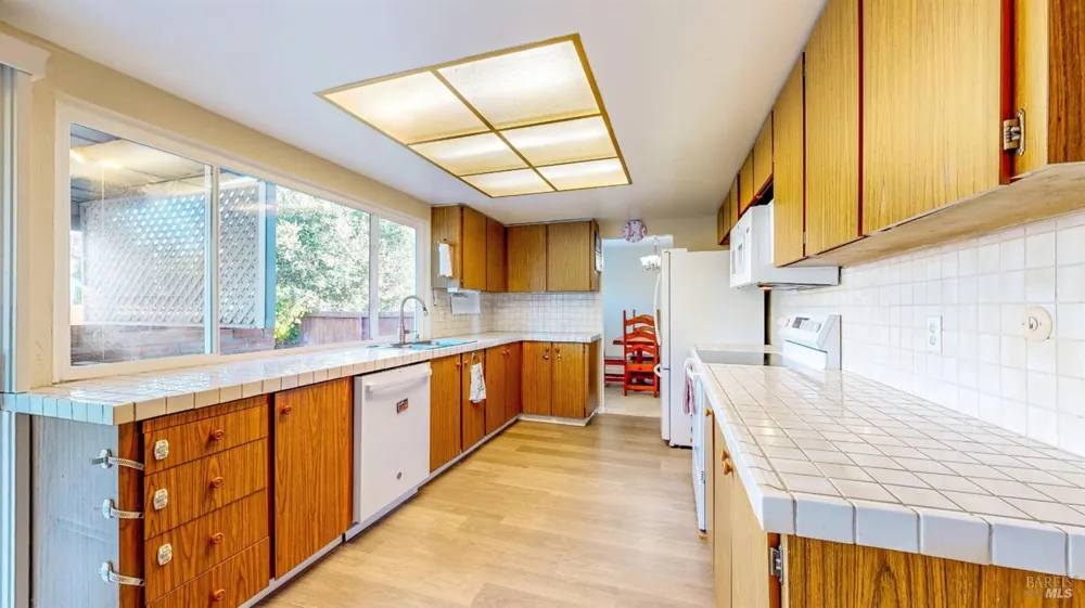 1702 Capistrano Drive Petaluma, CA 94954