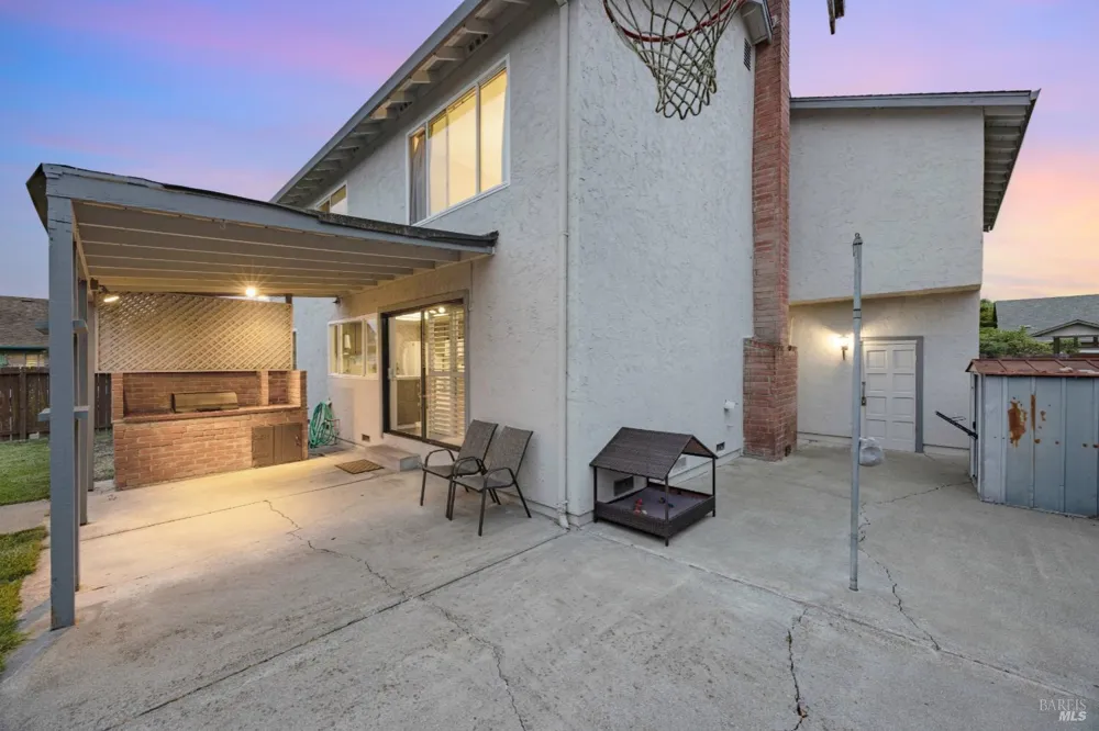 1702 Capistrano Drive Petaluma, CA 94954
