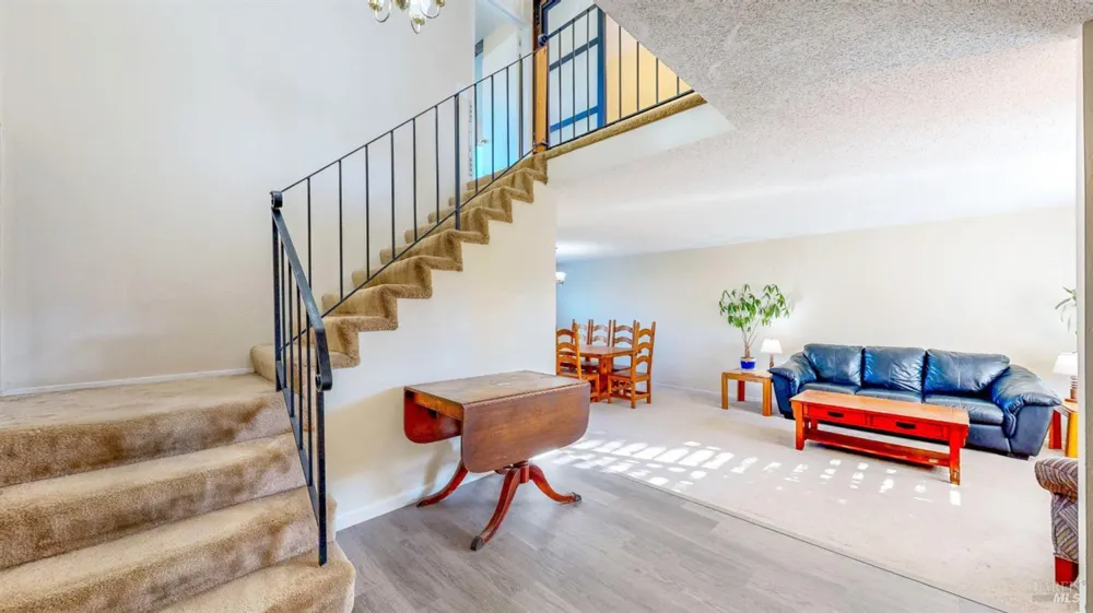1702 Capistrano Drive Petaluma, CA 94954