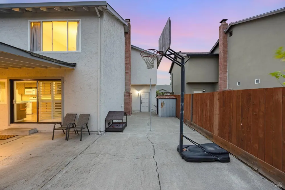 1702 Capistrano Drive Petaluma, CA 94954