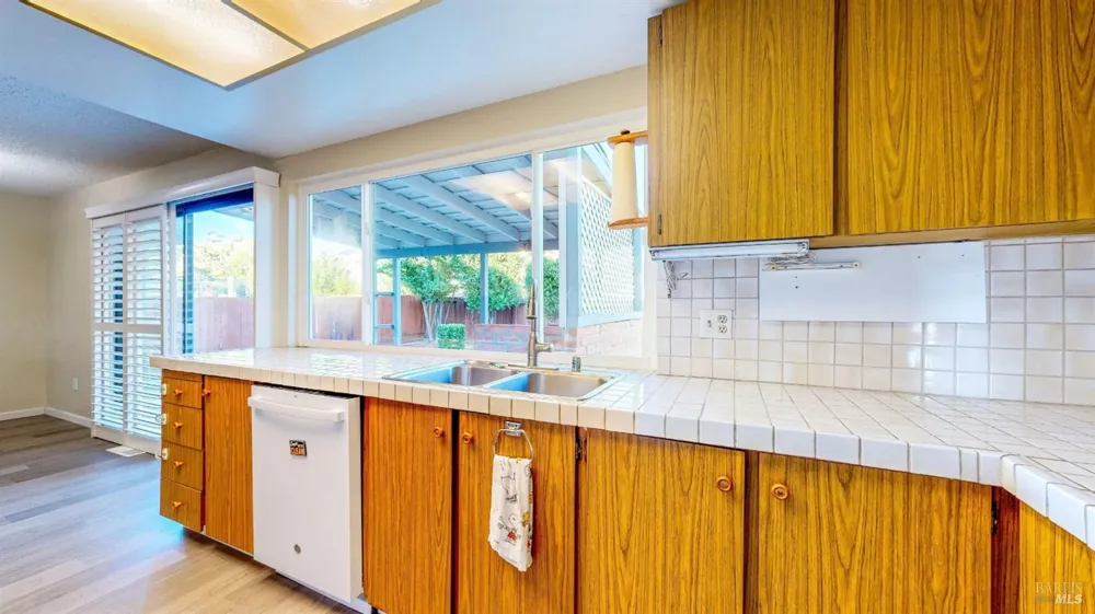 1702 Capistrano Drive Petaluma, CA 94954