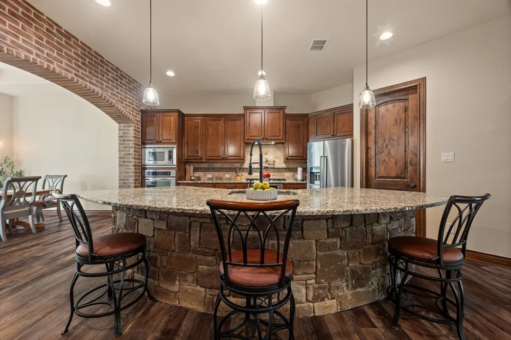 1612 High Lonesome Leander, TX 78641