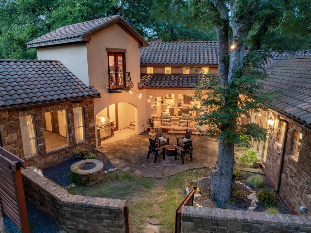 1612 High Lonesome Leander, TX 78641