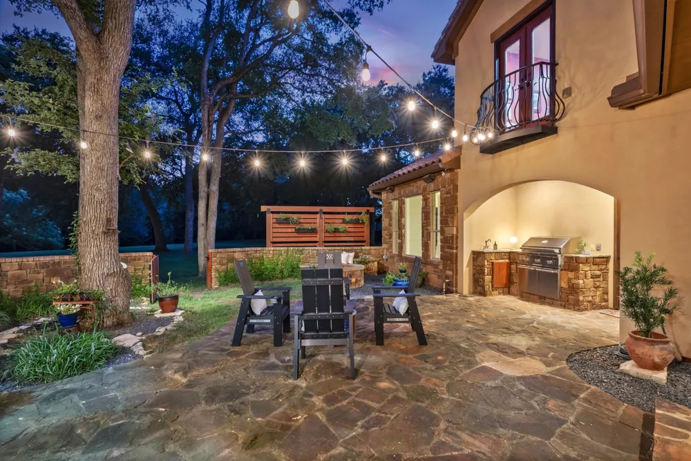 1612 High Lonesome Leander, TX 78641