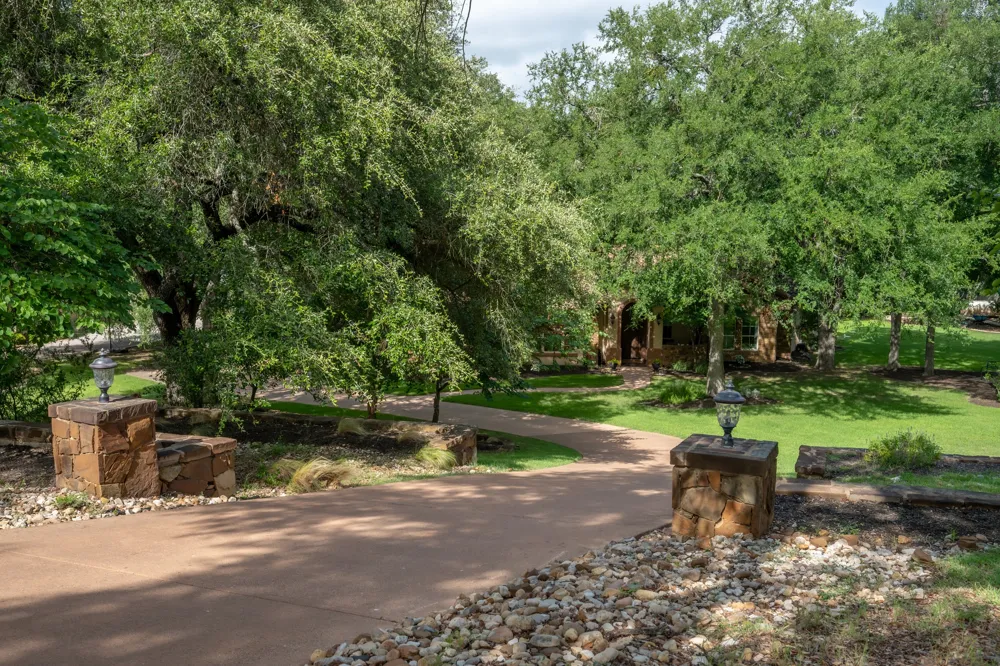 1612 High Lonesome Leander, TX 78641