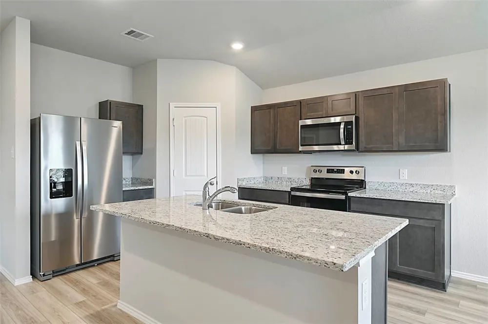 8024 Front Nine Lane Navasota, TX 77868