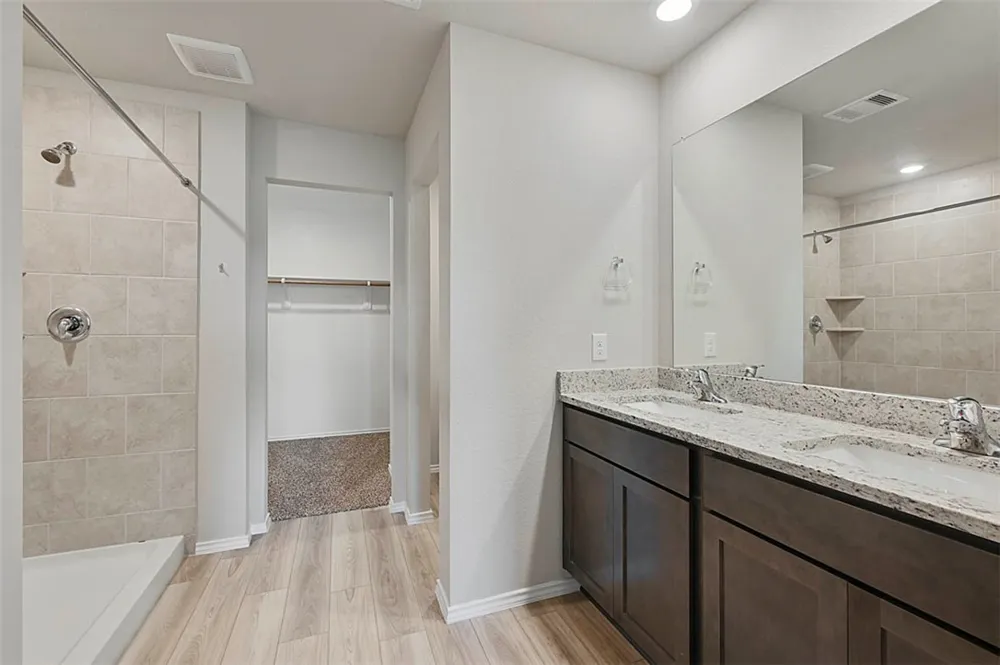 8024 Front Nine Lane Navasota, TX 77868