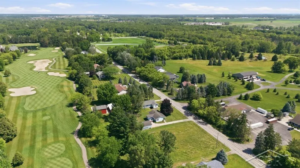 4665 River Road Thomas Township, MI 48623