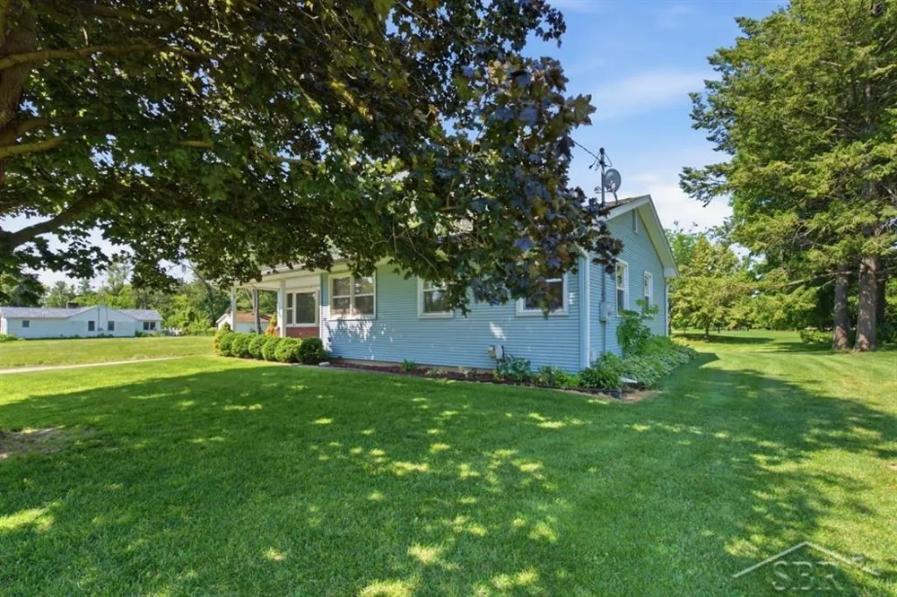 4665 River Road Thomas Township, MI 48623