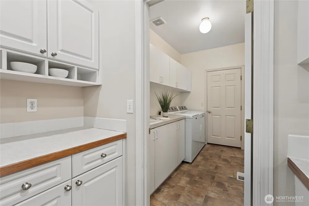 8819 69th Court St SW Lakewood, WA 98498