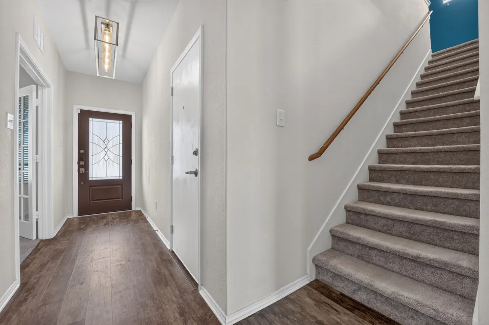 612 Sonterra Boulevard Jarrell, TX 76537