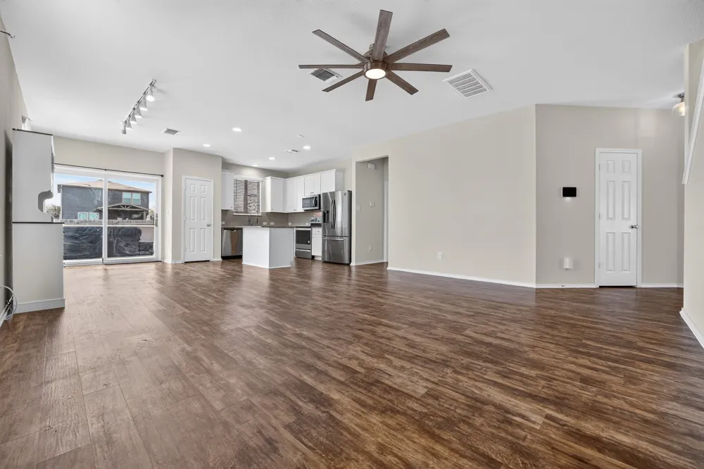 612 Sonterra Boulevard Jarrell, TX 76537