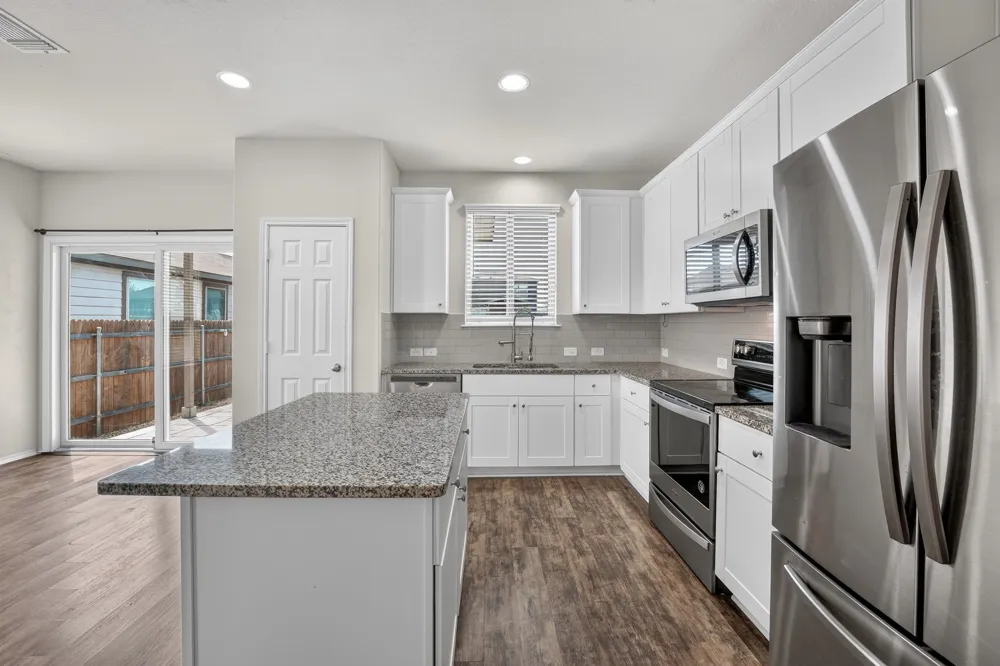612 Sonterra Boulevard Jarrell, TX 76537