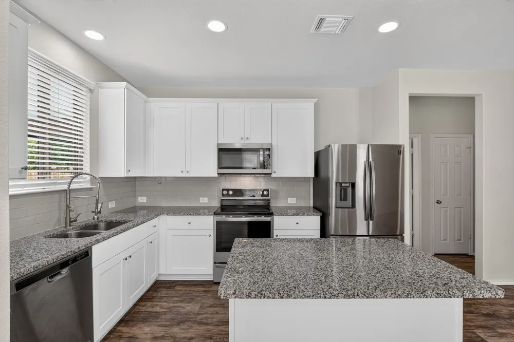 612 Sonterra Boulevard Jarrell, TX 76537