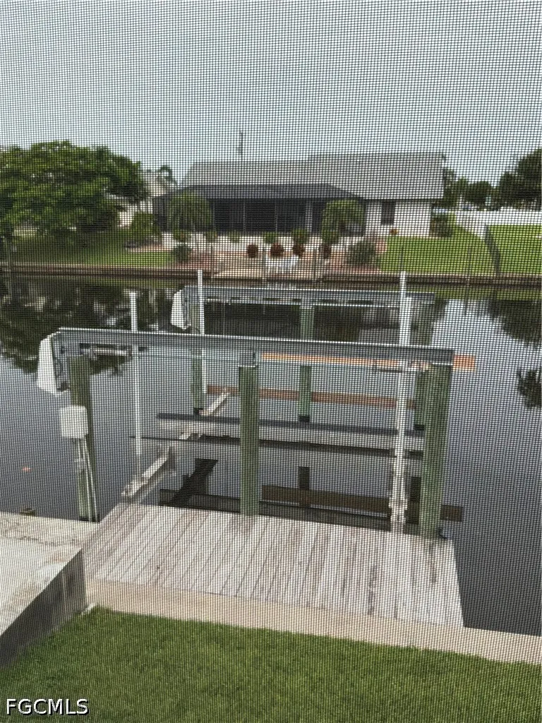 SW 1st Place Cape Coral, FL 33914