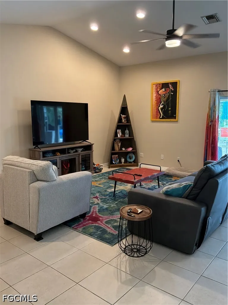 SW 1st Place Cape Coral, FL 33914