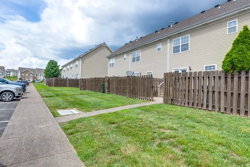 1012 McKenna Dr Thompsons Station, TN 37179