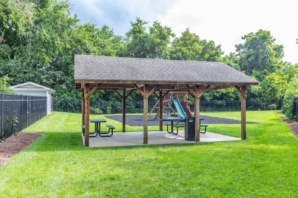 1012 McKenna Dr Thompsons Station, TN 37179