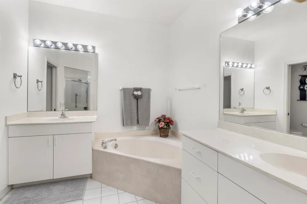 1930 Easthampton Terrace Vero Beach, FL 32966
