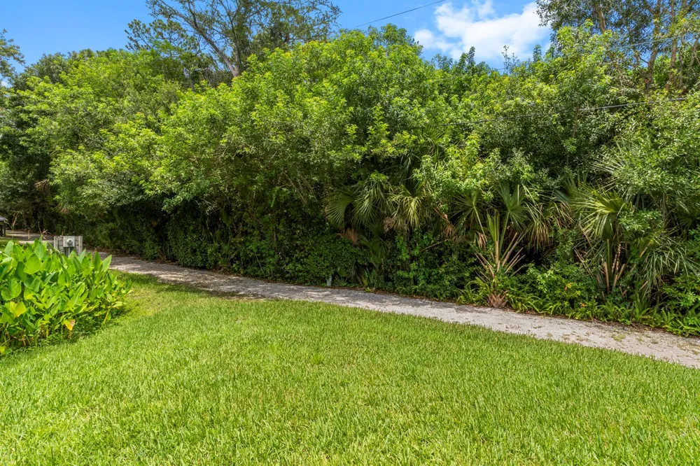 1930 Easthampton Terrace Vero Beach, FL 32966
