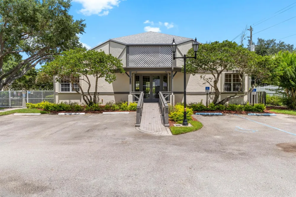 1930 Easthampton Terrace Vero Beach, FL 32966