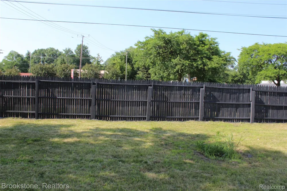 20589 Negaunee Redford Charter Township, MI 48240
