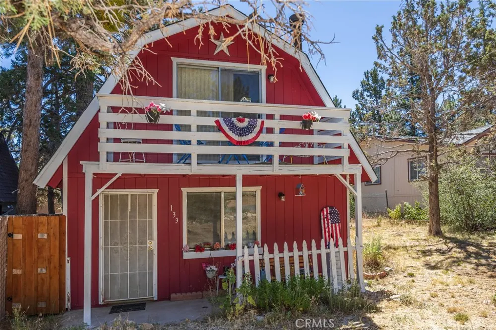 133 Holmes Lane Sugarloaf, CA 92386