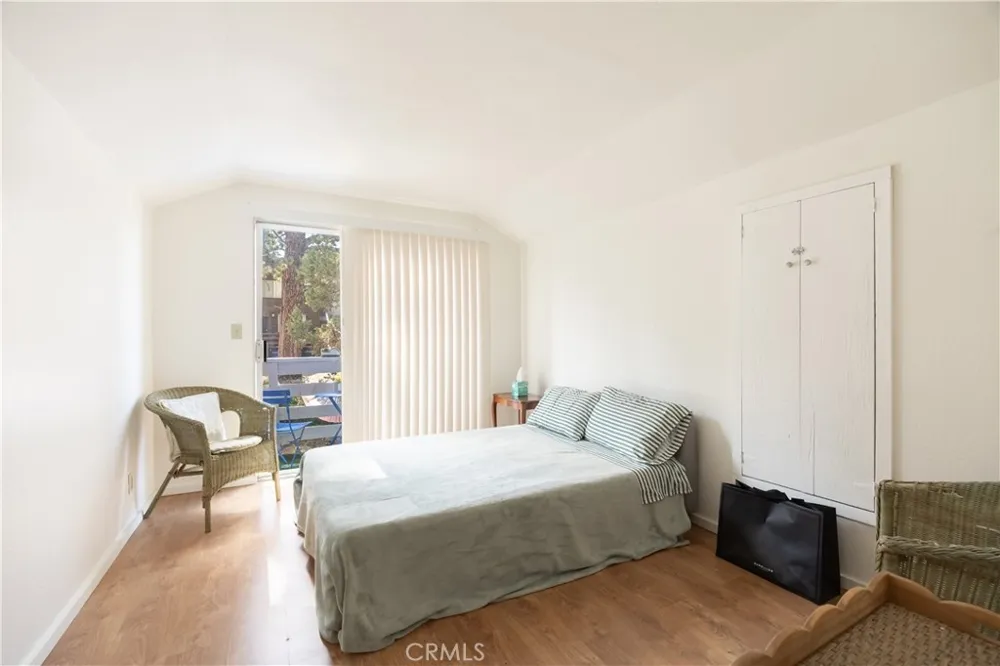 133 Holmes Lane Sugarloaf, CA 92386