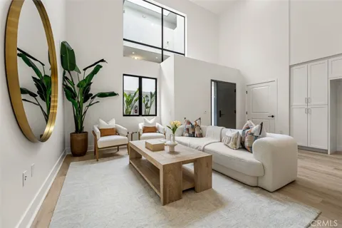 24722 Del Prado #204