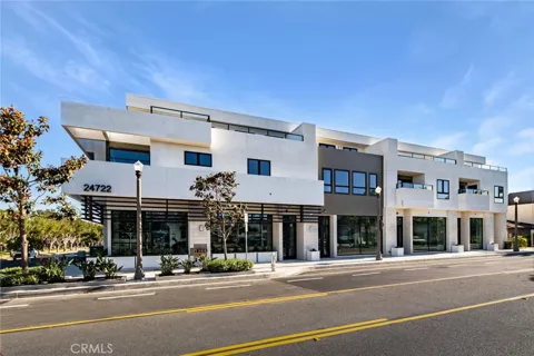 24722 Del Prado #204