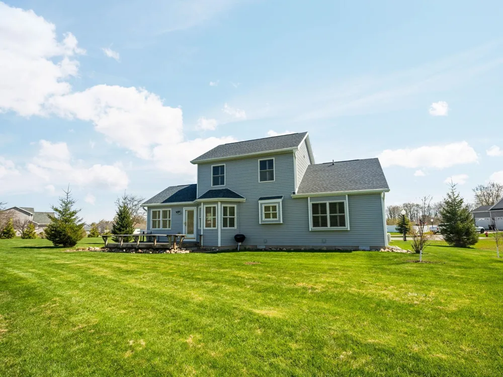 7031 Applewood Drive Charlevoix Township, MI 49720