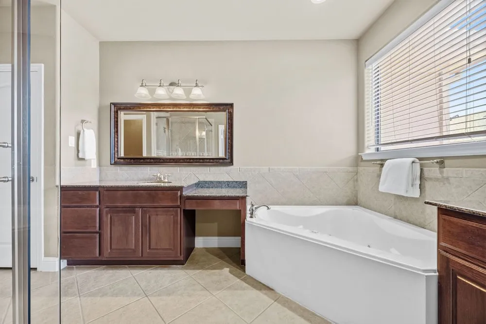 5736 Robbie Road Plano, TX 75024