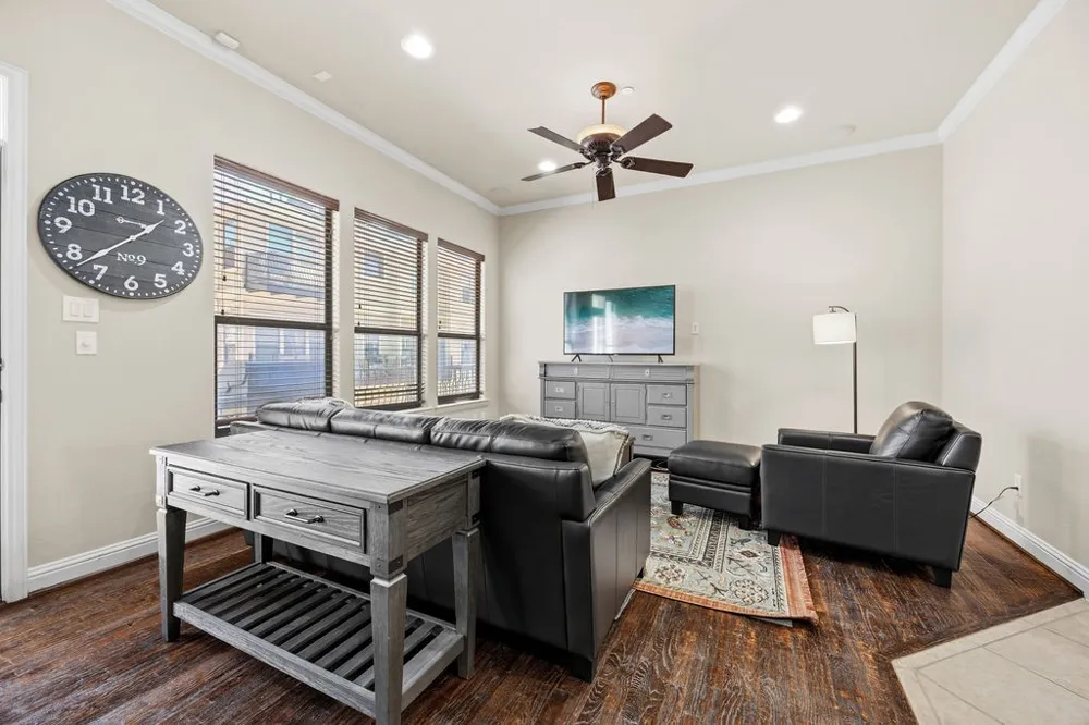 5736 Robbie Road Plano, TX 75024