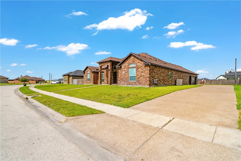 2033 Arash Drive Corpus Christi, TX 78413