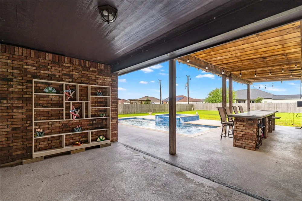 2033 Arash Drive Corpus Christi, TX 78413