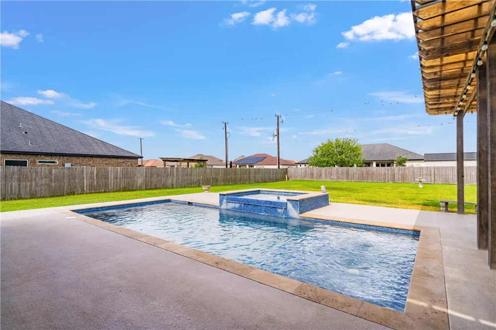 2033 Arash Drive Corpus Christi, TX 78413